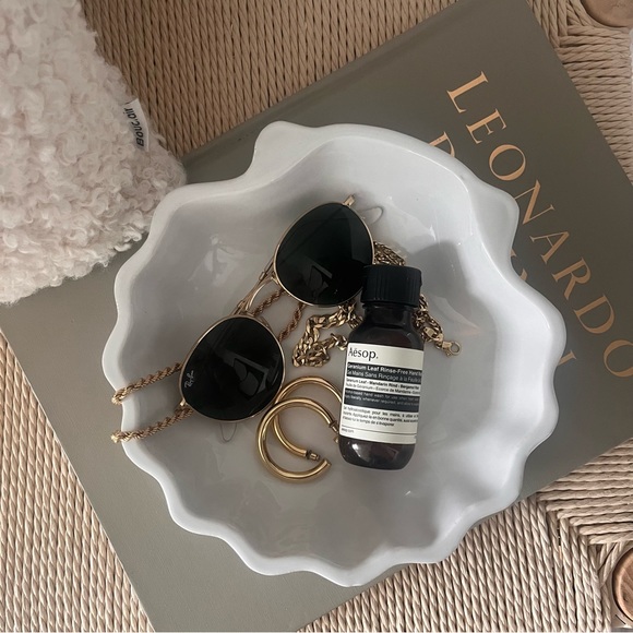 SOLD - Unique White Ceramic Shell Catchall / Serving Dish - Picture 2 of 5